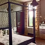 Maison De Plumes Nocleg ze śniadaniem 4*