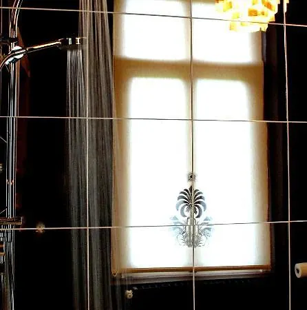 Maison De Plumes