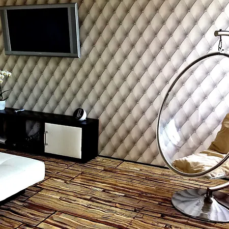 Maison De Plumes 4* Heuchin