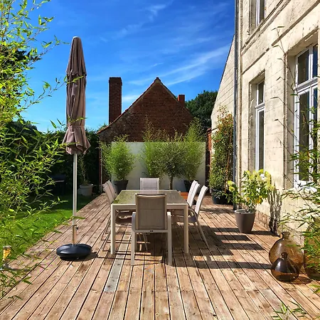 Bed & Breakfast Maison De Plumes 4*