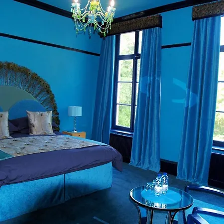 Maison De Plumes Bed & Breakfast