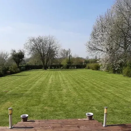 Bed & Breakfast Maison De Plumes Heuchin