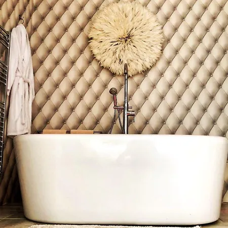 Bed & Breakfast Maison De Plumes Heuchin