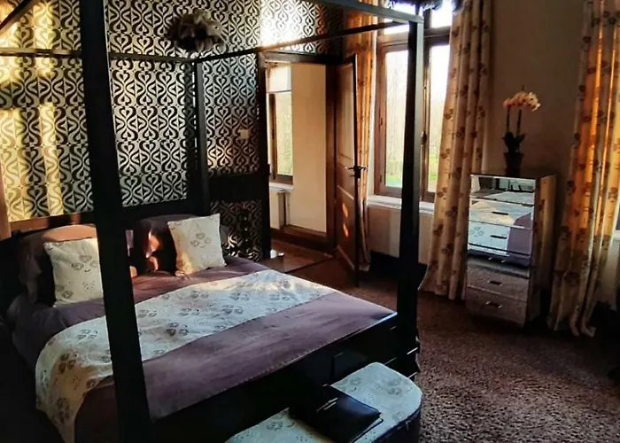 Maison De Plumes 4* Heuchin